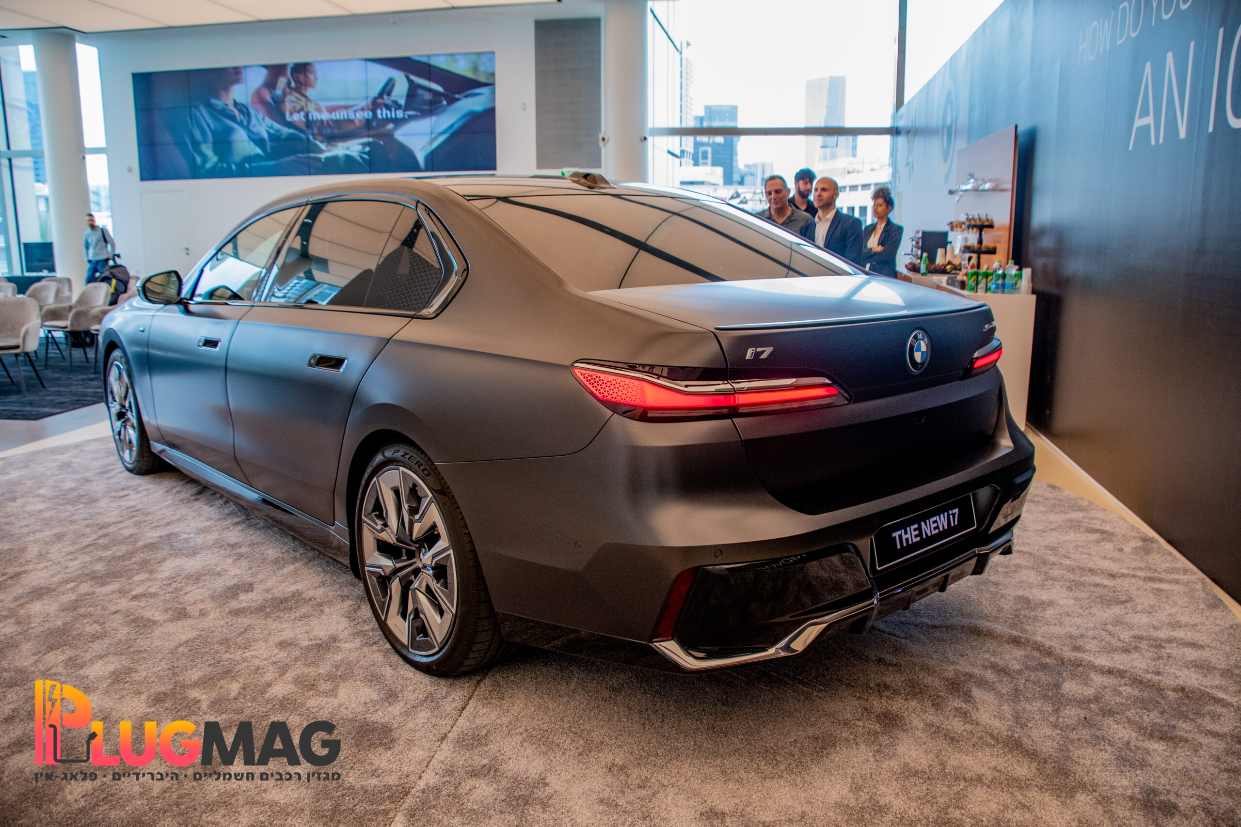 BMW I7