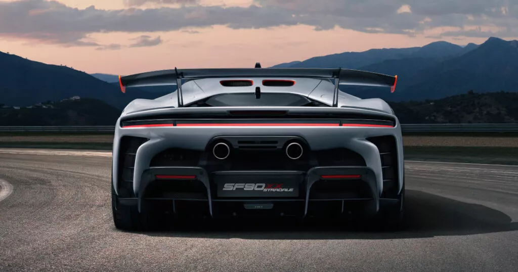 פרארי SF90 XX Stradale יוצאת לדרך (צילום: פרארי)