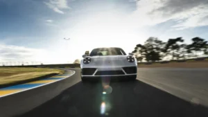 Porsche 911 Carrera GTS Le Mans Centenaire Edition (צילום: פורשה)