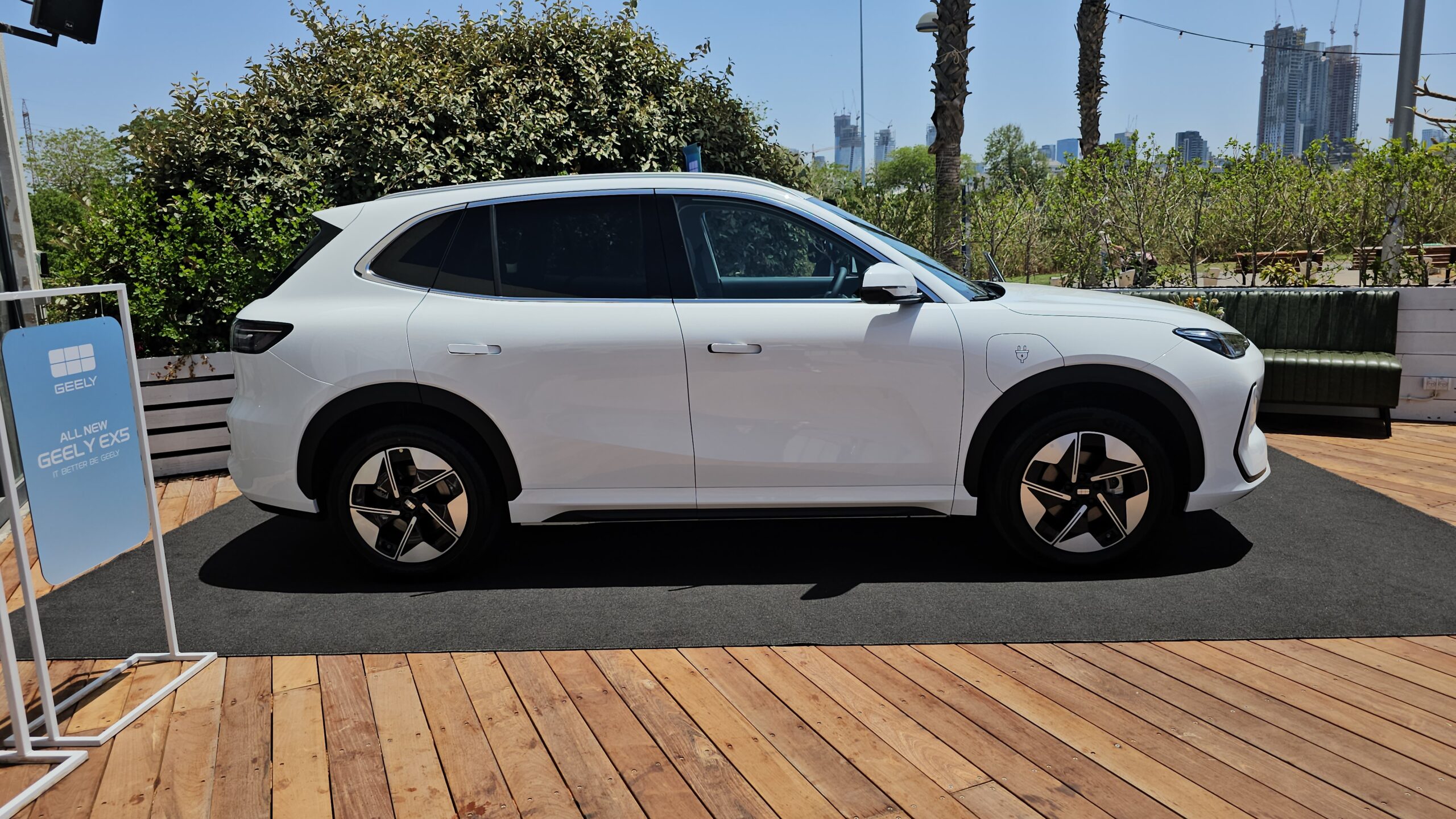 ג'ילי EX5 (צילום: פלאג מג)