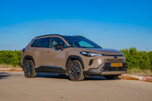 טויוטה קורולה קרוס אדוונצ'ר מבחן דרכים (צילום: פלאג מג)