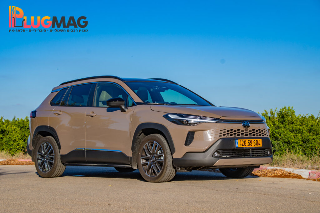 מבחן טויוטה קורולה קרוס 2025 (צילום: פלאג מג)