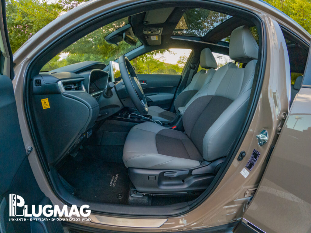 טויוטה קורולה קרוס אדוונצ'ר 2025 מבפנים (צילום: פלאג מג)