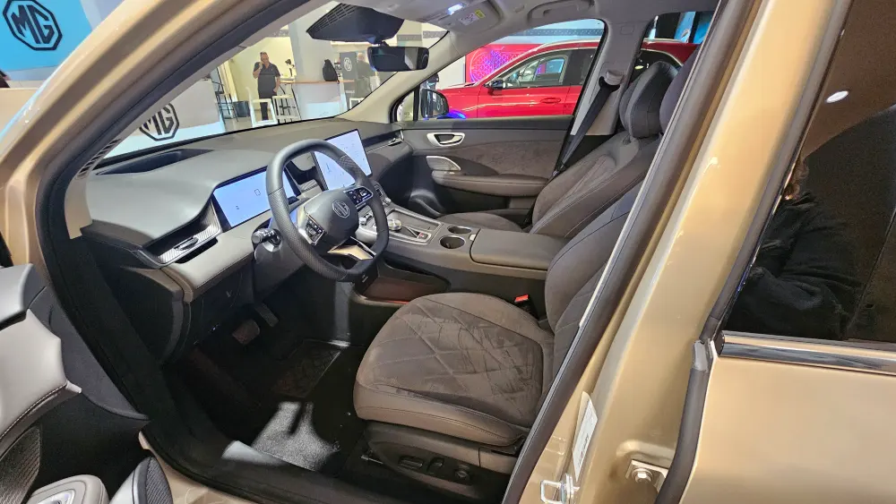 MGS6 החשמלי מבפנים (צילום: פלאג מג)