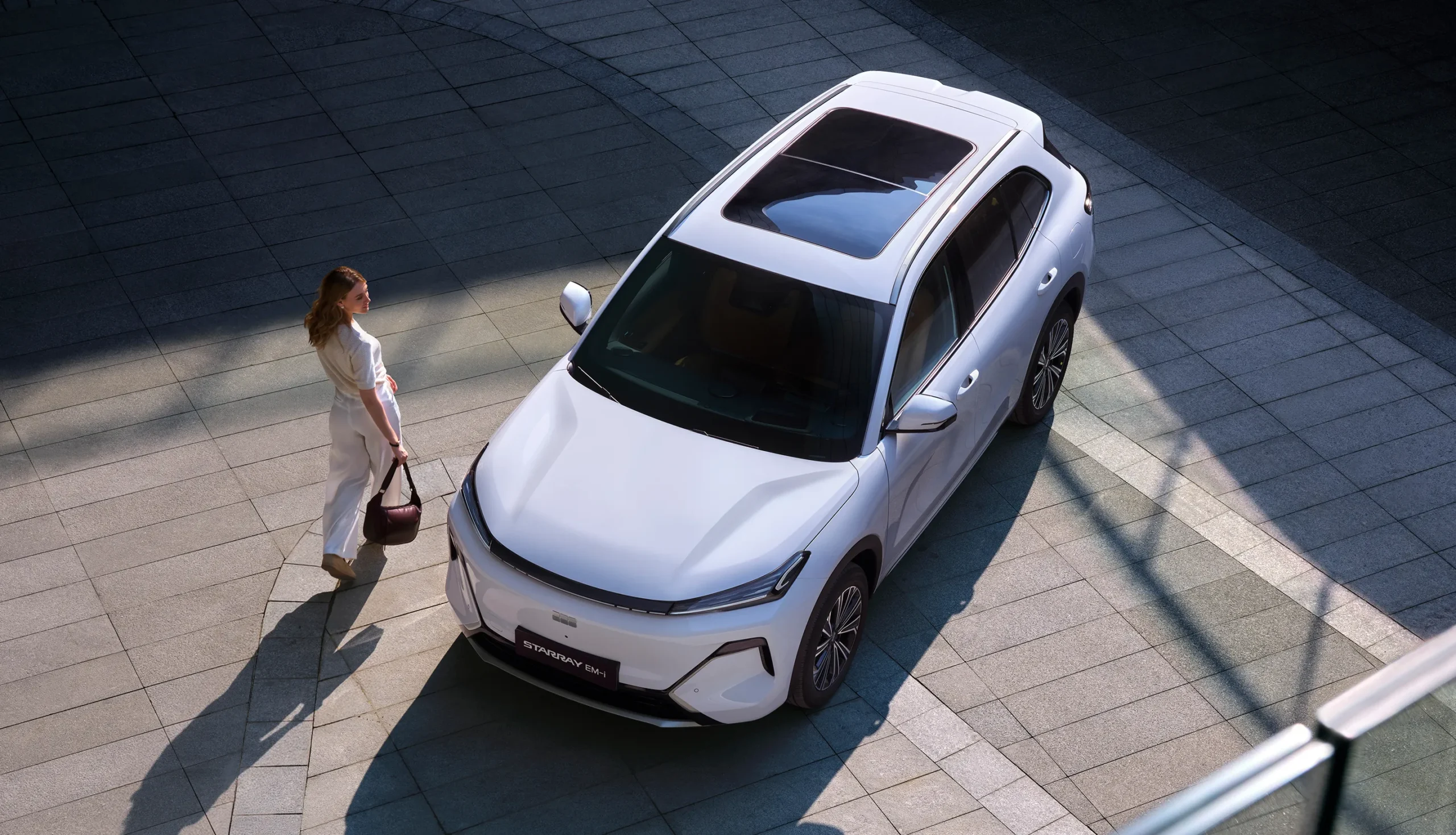 GEELY Starray פלאג אין (צילום: יצרן)