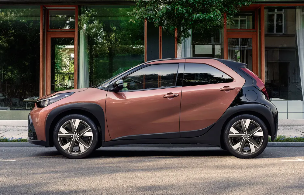 טויוטה AYGO X היברידי (צילום: טויוטה)