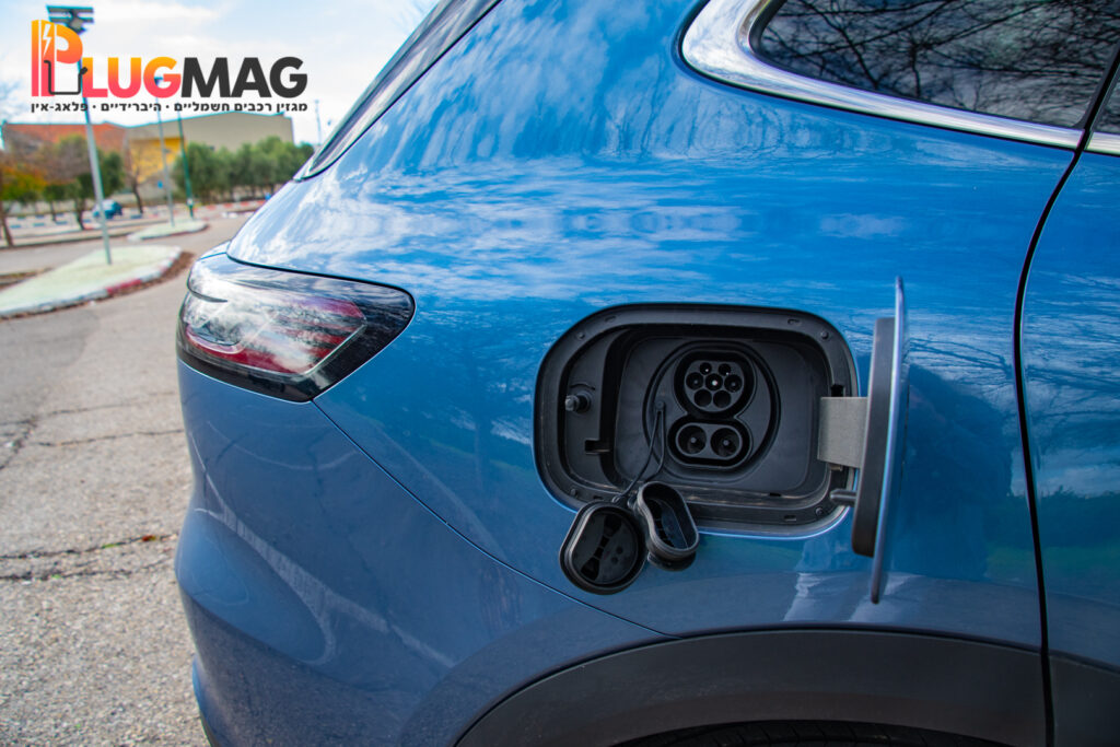 שקע הטעינה ג'ילי סטאריי (צילום: פלאג מג)