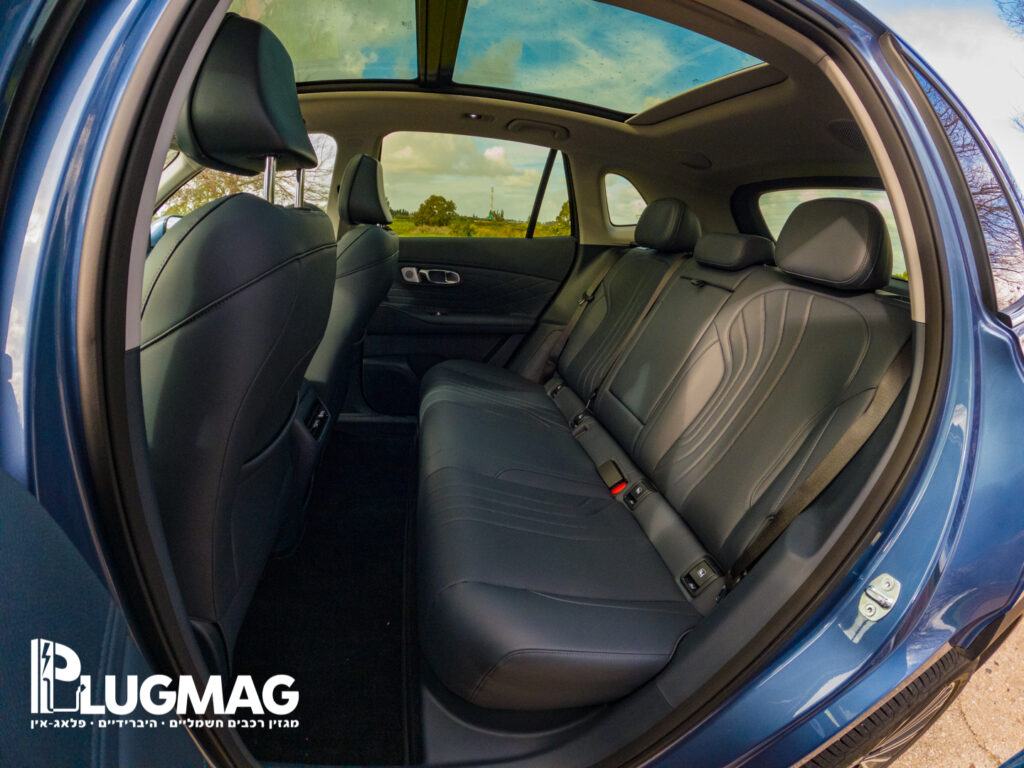 שורת המושבים האחורית (צילום: פלאג מג)