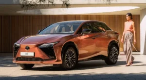 לקסוס RZ (צילום: LEXUS)