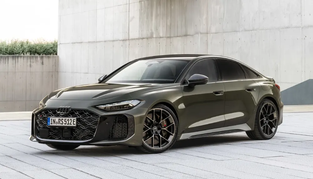 Audi RS5 Sedan e-hybrid (צילום: Audi)