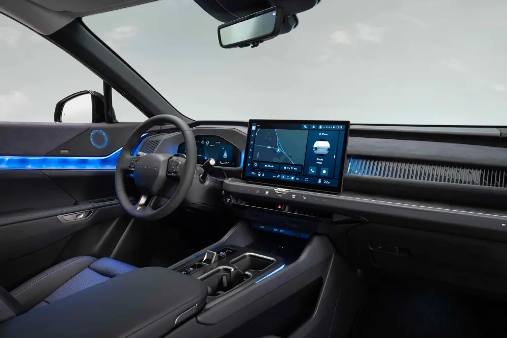 לקסוס TZ חשמלית עם 3 שורות מושבים (צילום: Lexus)