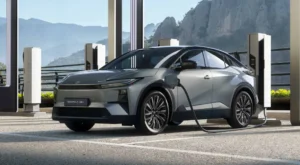 טויוטה CHR+ חשמלית (צילום: Toyota)