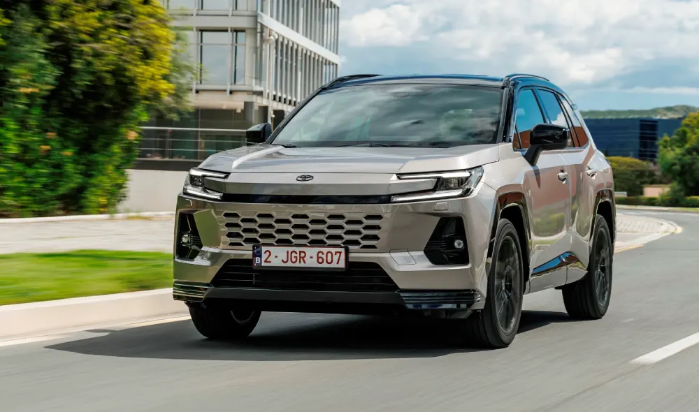 טויוטה RAV4 היברידי חדש 2026 (צילום: Toyota)