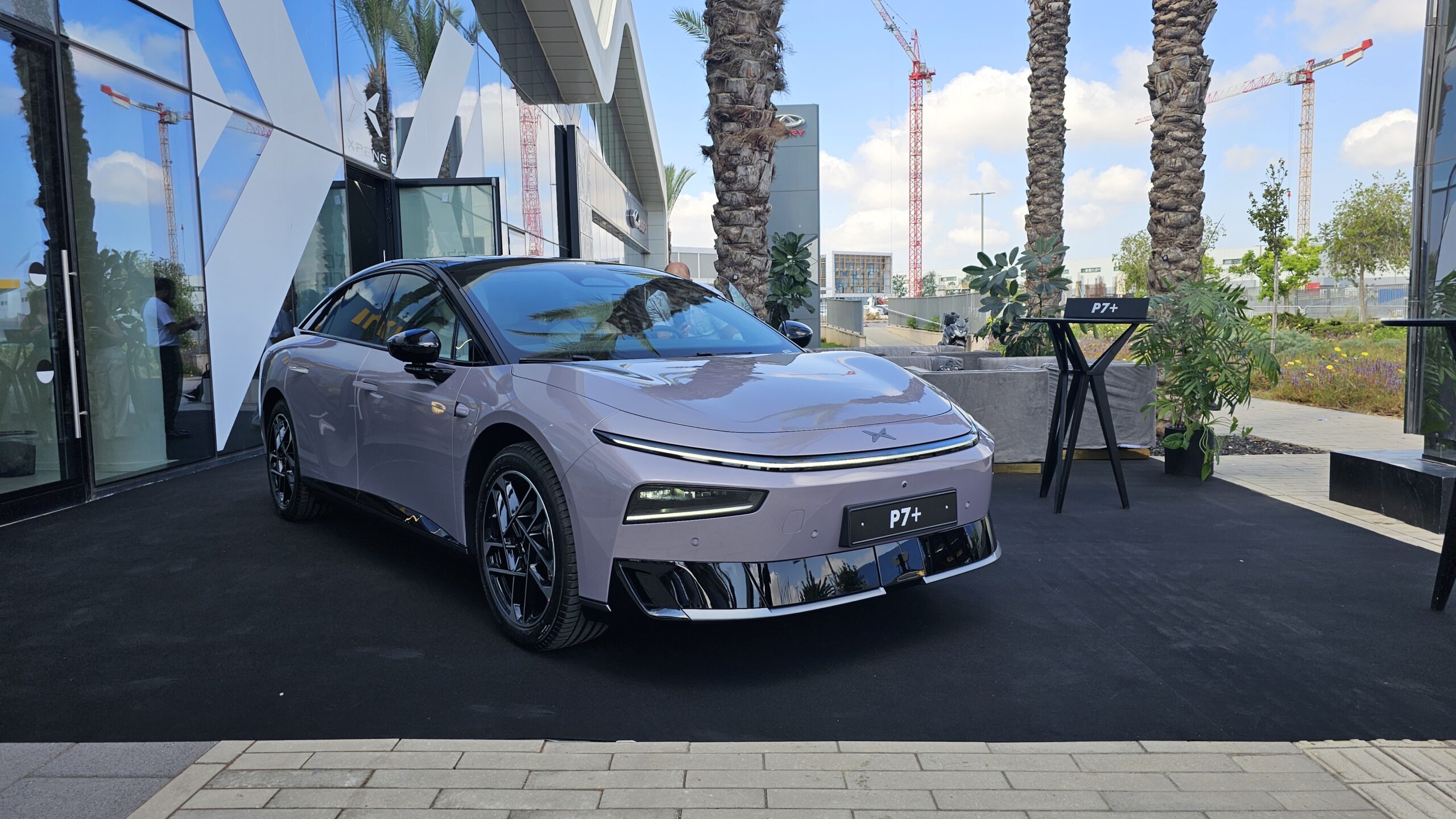 XPENG P7+ חשמלי חדש (צילום: פלאג מג)