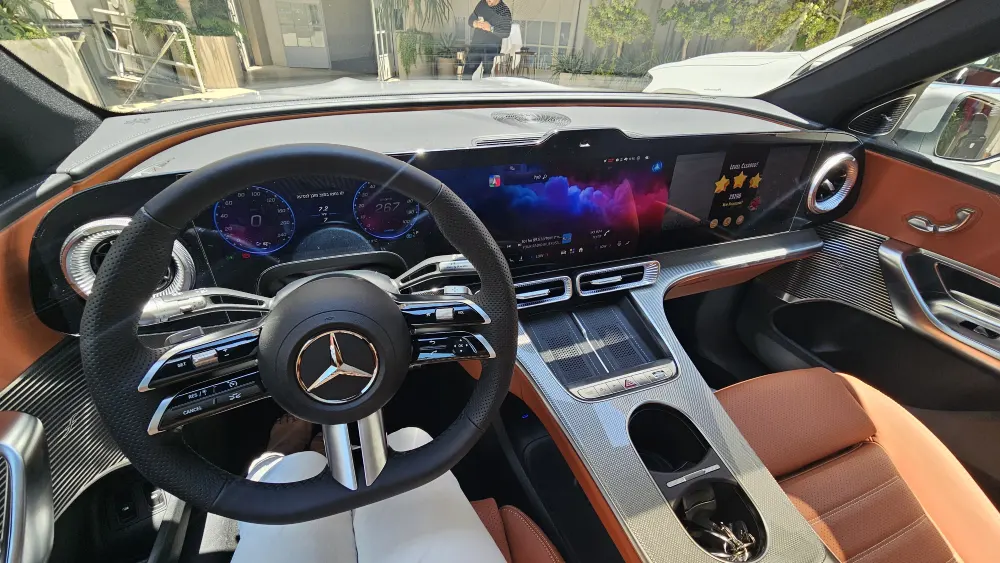 מרצדס GLC חשמלית מבפנים (צילום: פלאג מג)