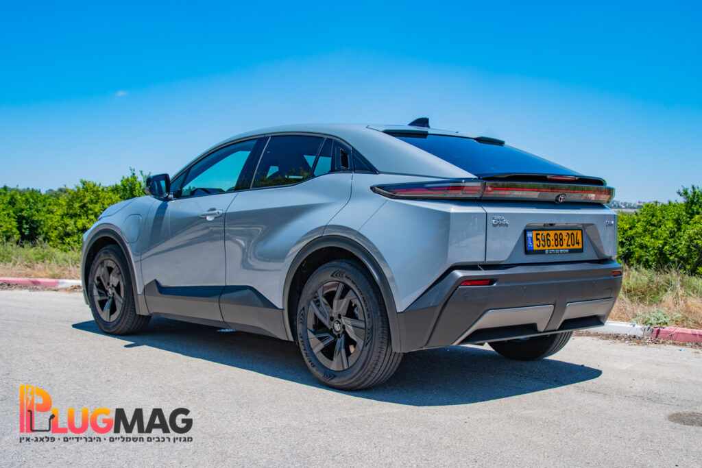 טויוטה C-HR+ חשמלי במבחן דרכים (צילום: פלאג מג)