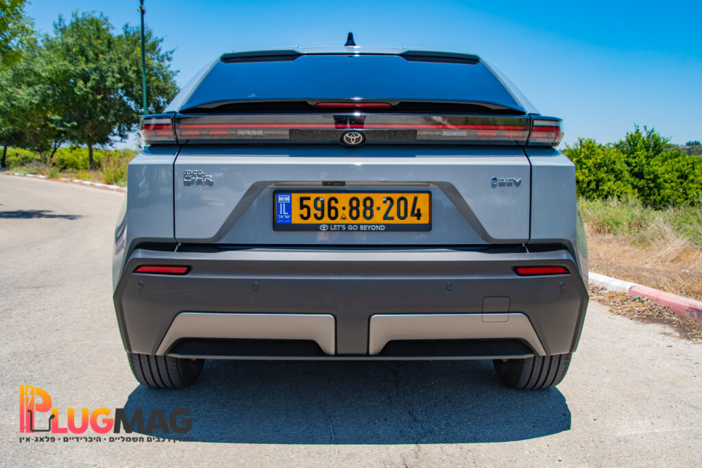 מבחן טויוטה C-HR+ חשמלי (צילום: פלאג מג)