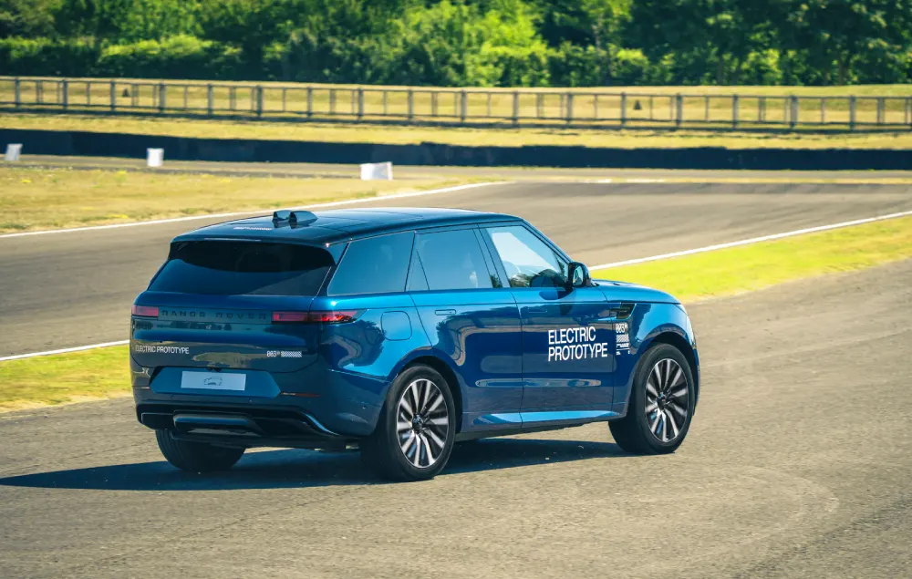 ריינג' רובר ספורט חשמלי (צילום: Range Rover)