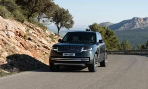 לראשונה: ריינג' רובר חשמלי (צילום: JLR)